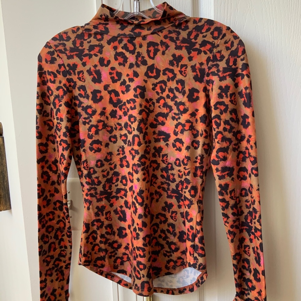 FRENCH CONNECTION LEOPARD PRINT MOCK TURTLENECK